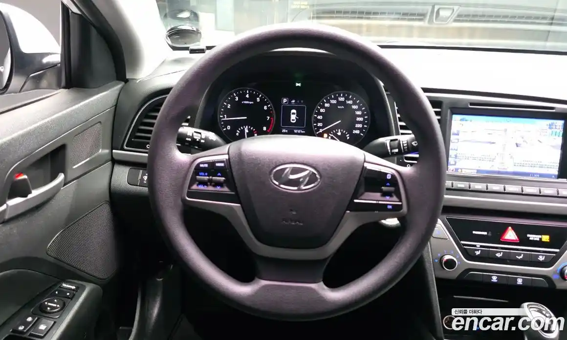 Hyundai Avante 2017 1.6 автомат (гидро), фото 13