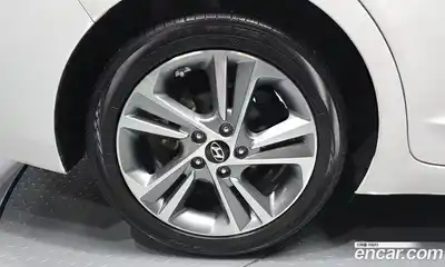 Hyundai Avante 2017 1.6 автомат (гидро), миниатюра 5