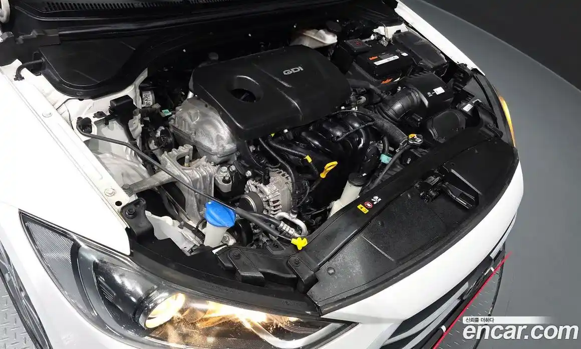 Hyundai Avante 2017 1.6 автомат (гидро), фото 6