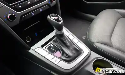 Hyundai Avante 2017 1.6 автомат (гидро), миниатюра 9
