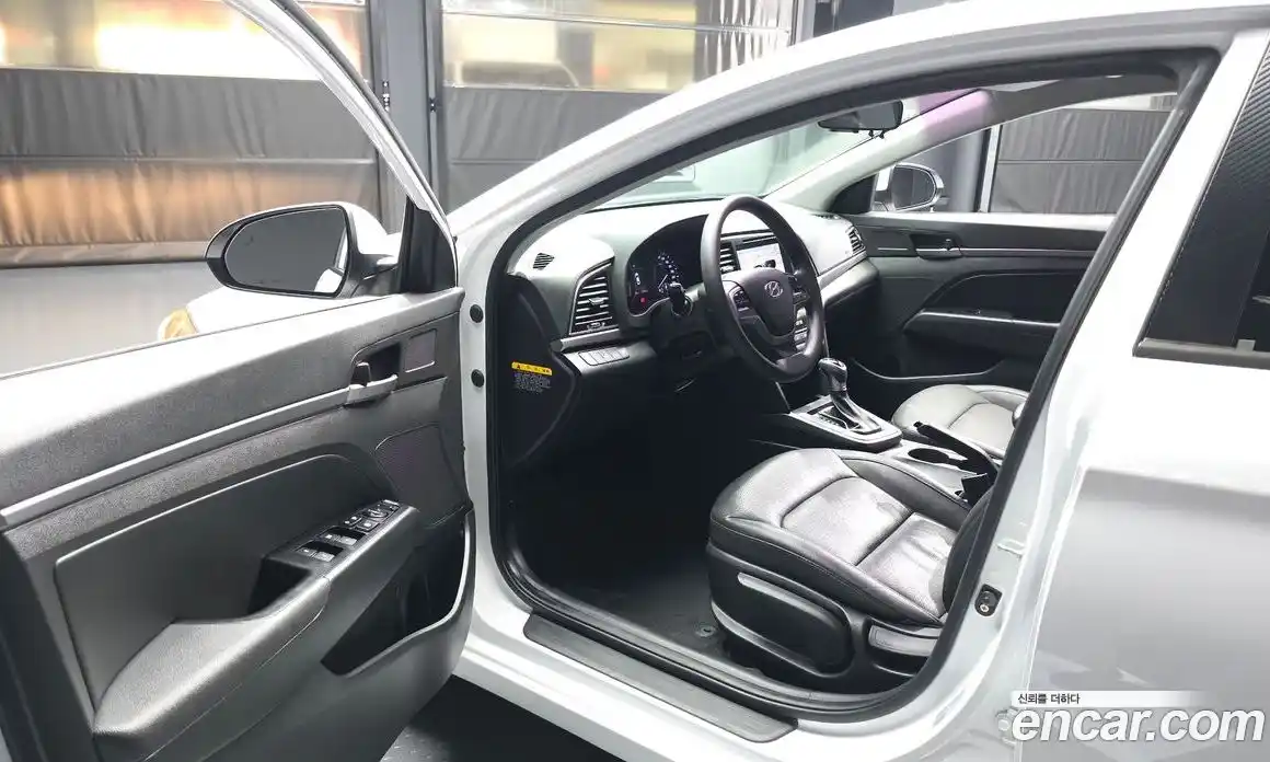 Hyundai Avante 2017 1.6 автомат (гидро), фото 10