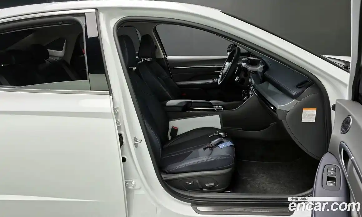 Hyundai Sonata 2024 2.0 автомат (гидро), фото 16