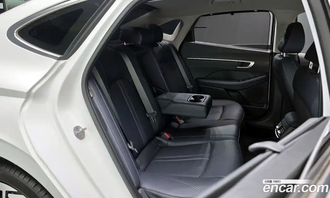 Hyundai Sonata 2024 2.0 автомат (гидро), фото 17