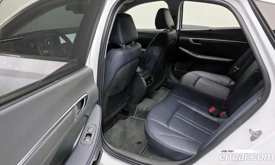 Hyundai Sonata 2024 2.0 автомат (гидро), фото 18