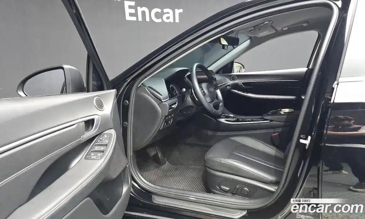Hyundai Sonata 2022 2.0 автомат (гидро), фото 13