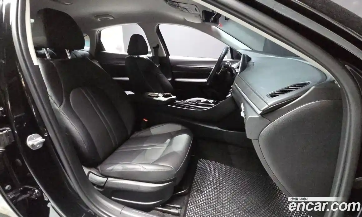 Hyundai Sonata 2022 2.0 автомат (гидро), фото 17