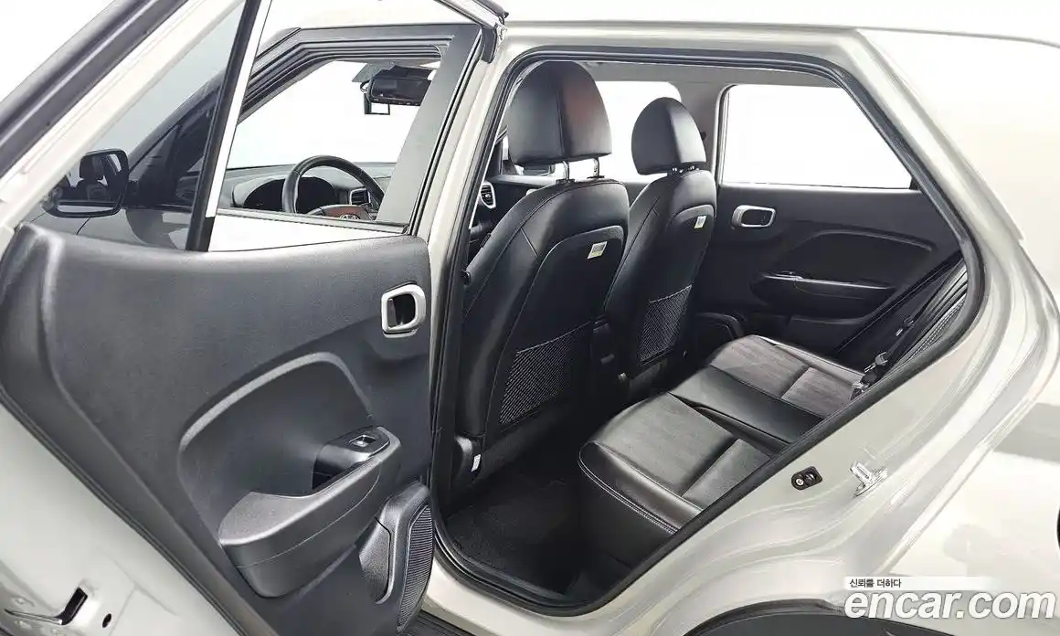 Hyundai Venue 2020 1.6 автомат (гидро), фото 12