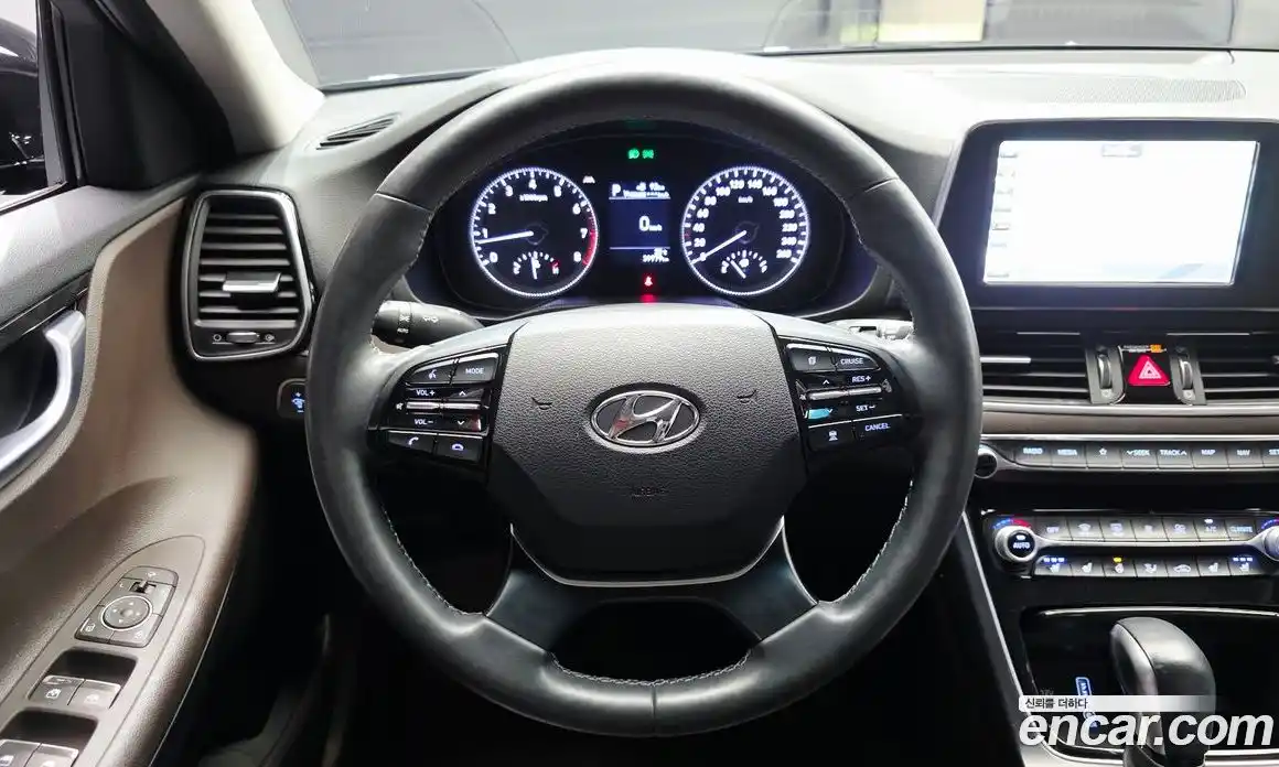 Hyundai Grandeur 2018 2.4 автомат (гидро), фото 13