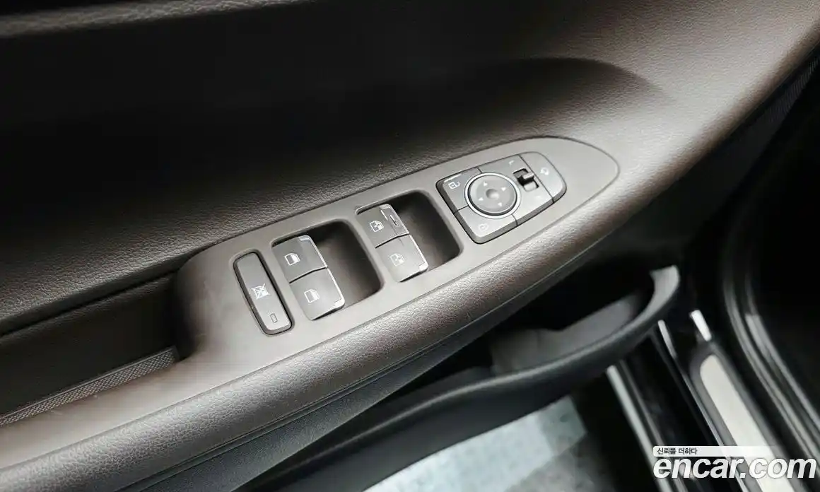 Hyundai Grandeur 2018 2.4 автомат (гидро), фото 15