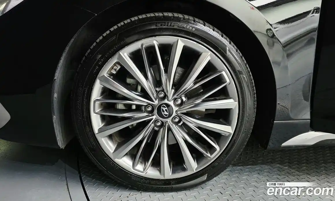 Hyundai Grandeur 2018 2.4 автомат (гидро), фото 5