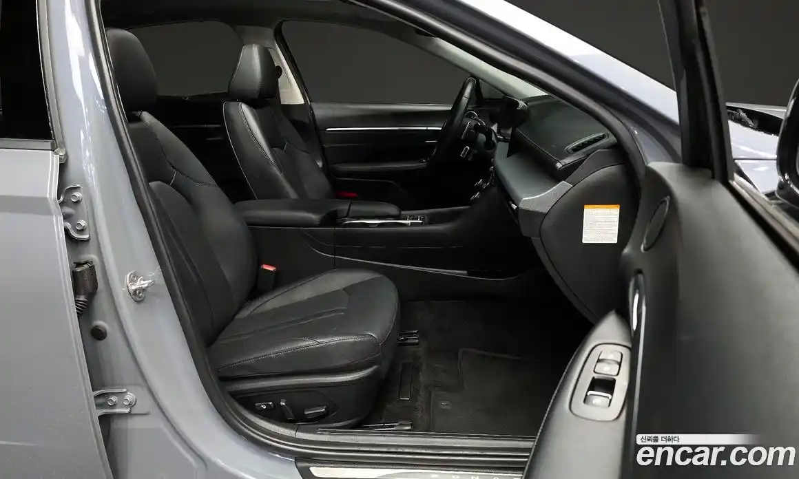 Hyundai Sonata 2024 2.0 автомат (гидро), фото 17