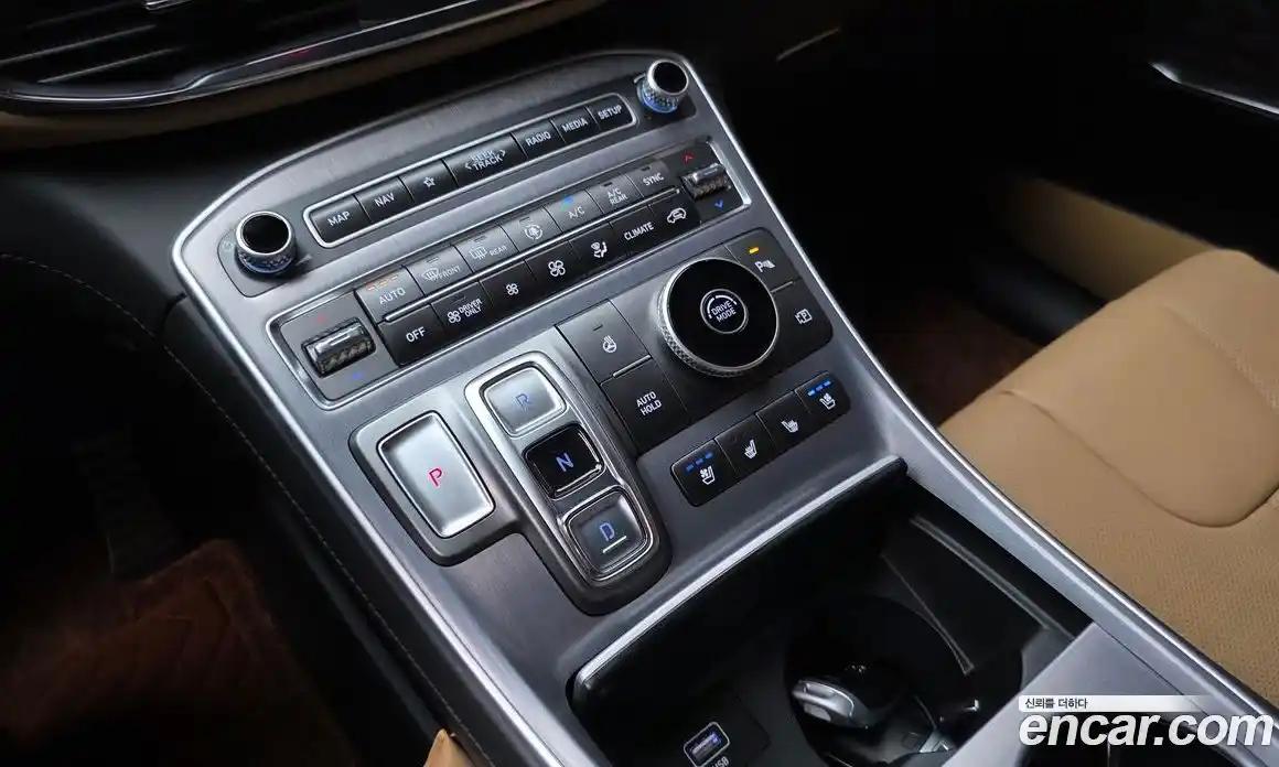 Hyundai Santa Fe 2023 1.6 автомат (гидро), фото 12