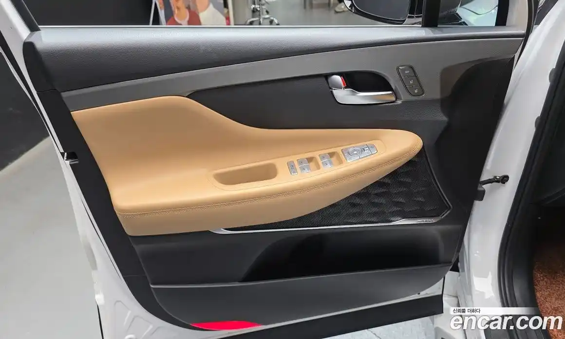 Hyundai Santa Fe 2023 1.6 автомат (гидро), фото 14
