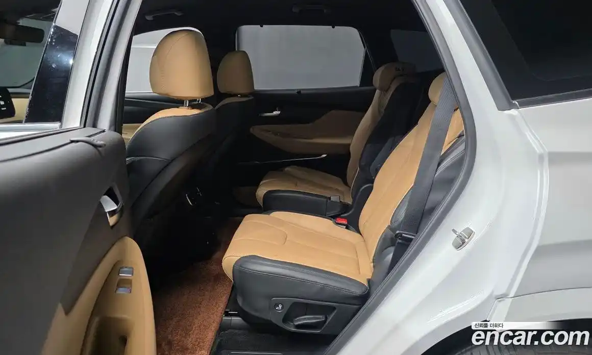 Hyundai Santa Fe 2023 1.6 автомат (гидро), фото 18