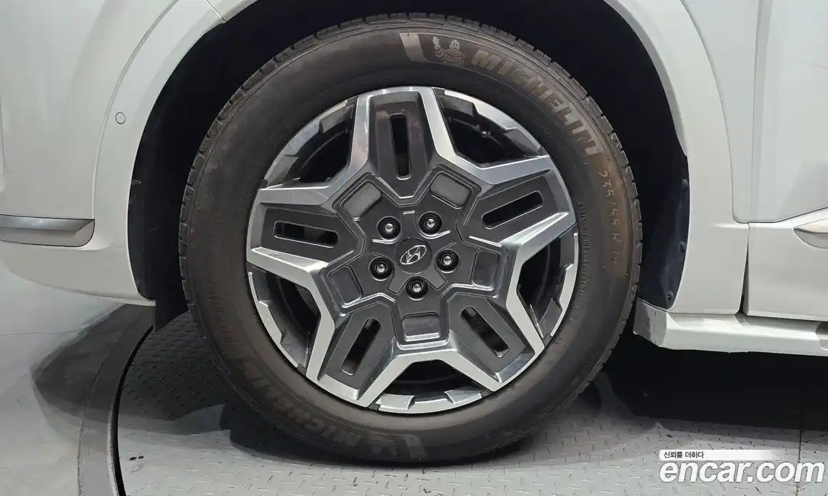 Hyundai Santa Fe 2023 1.6 автомат (гидро), фото 5