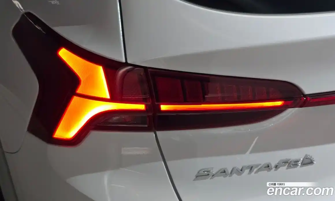 Hyundai Santa Fe 2023 1.6 автомат (гидро), фото 9