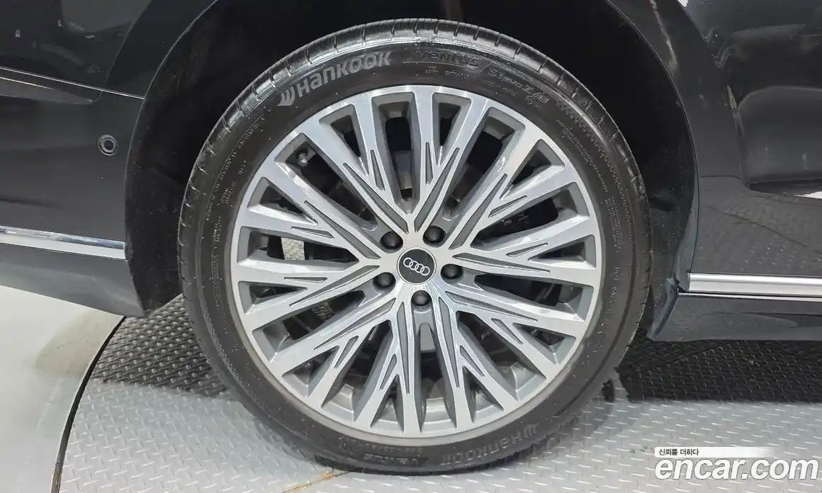 Audi A8 2021 4.0 автомат (гидро), фото 5