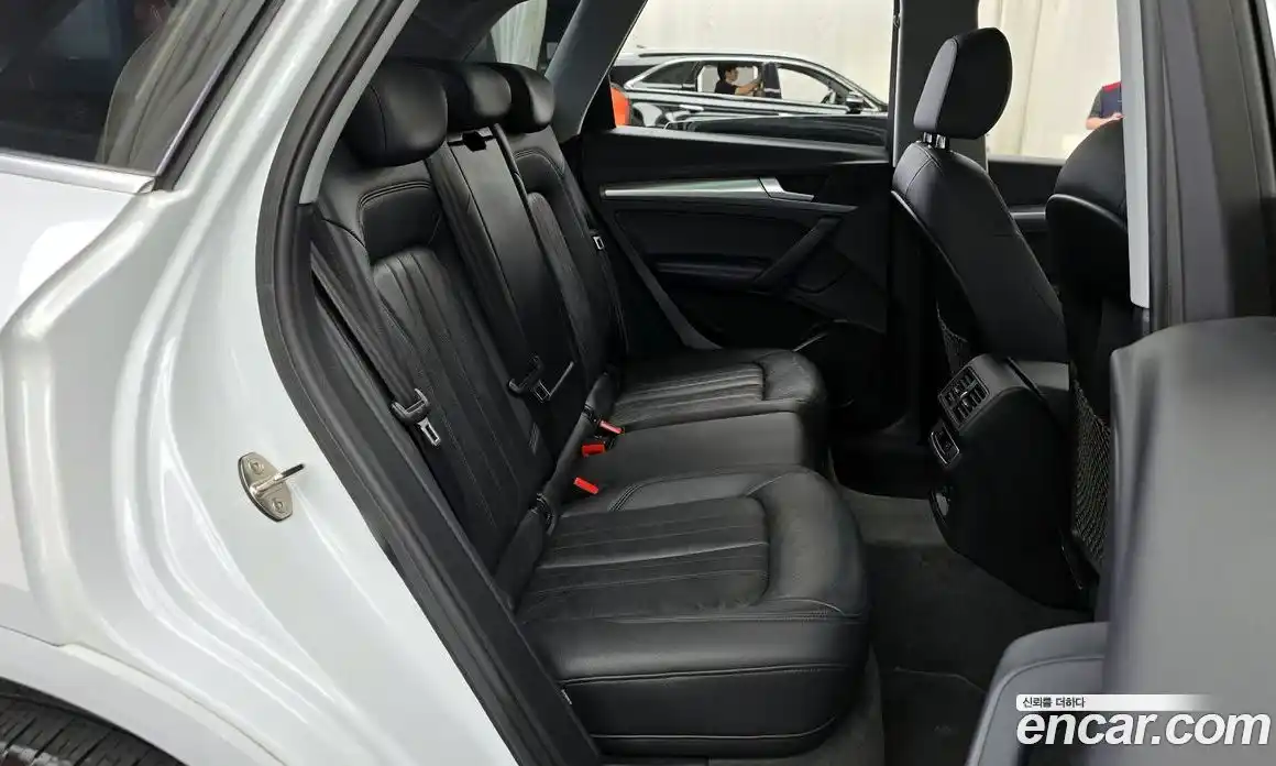 Audi Q5 2020 2.0 автомат (гидро), фото 11