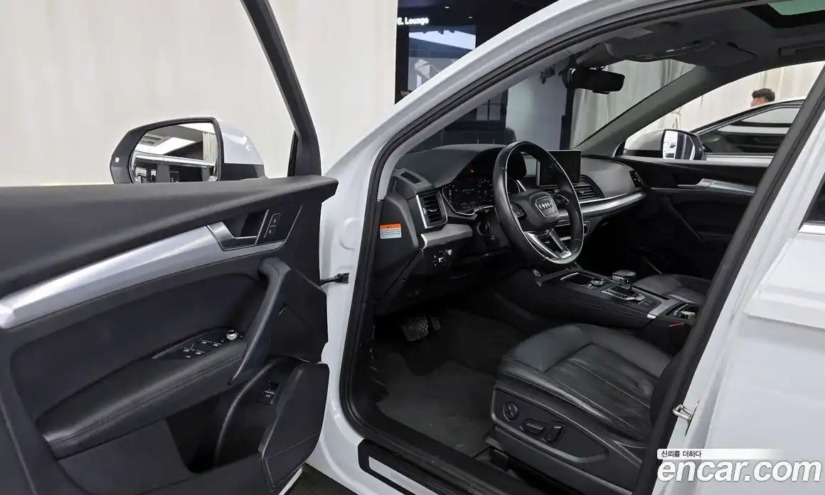 Audi Q5 2020 2.0 автомат (гидро), фото 10