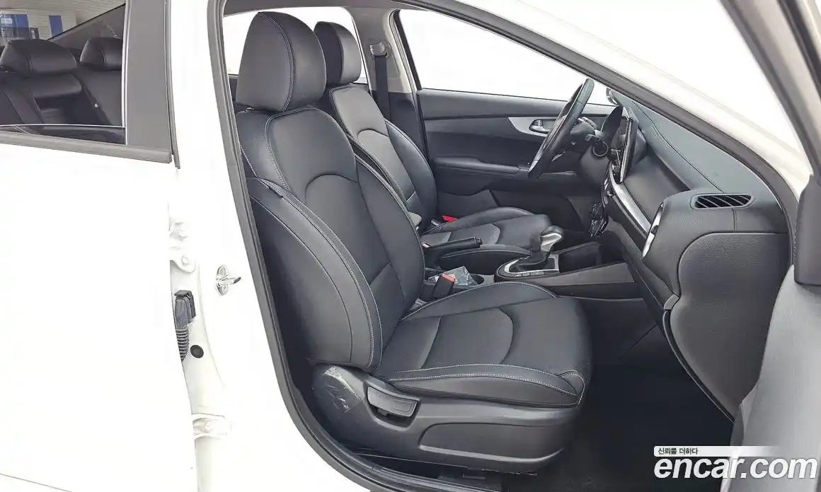 Kia K3 2023 1.6 автомат (гидро), фото 16