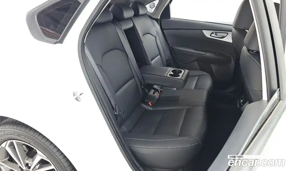 Kia K3 2023 1.6 автомат (гидро), фото 17