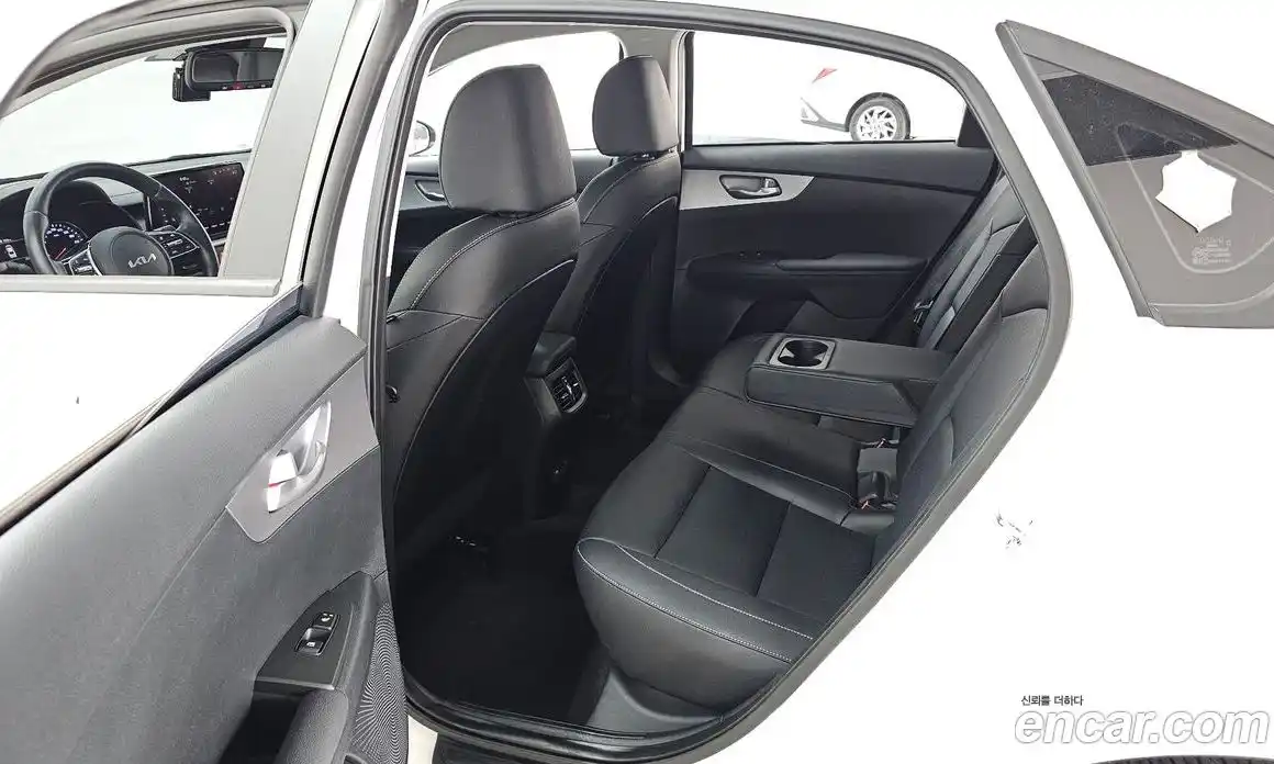 Kia K3 2023 1.6 автомат (гидро), фото 18