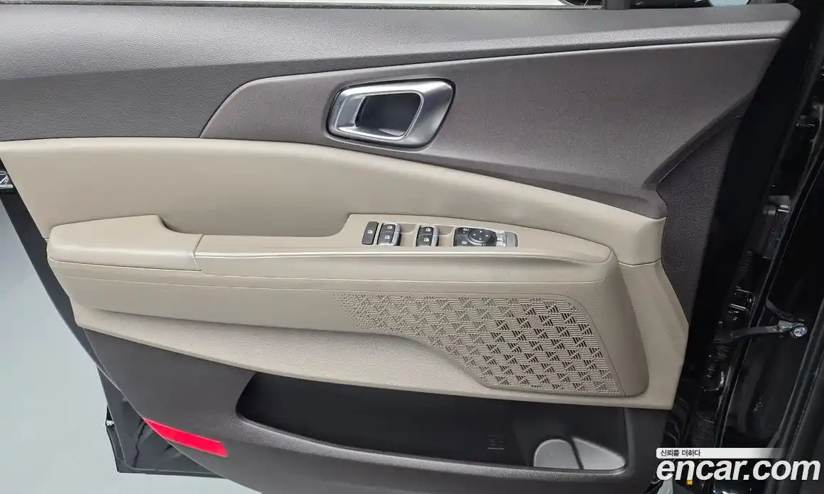 Kia Carnival 2024 1.6 автомат (гидро), фото 13