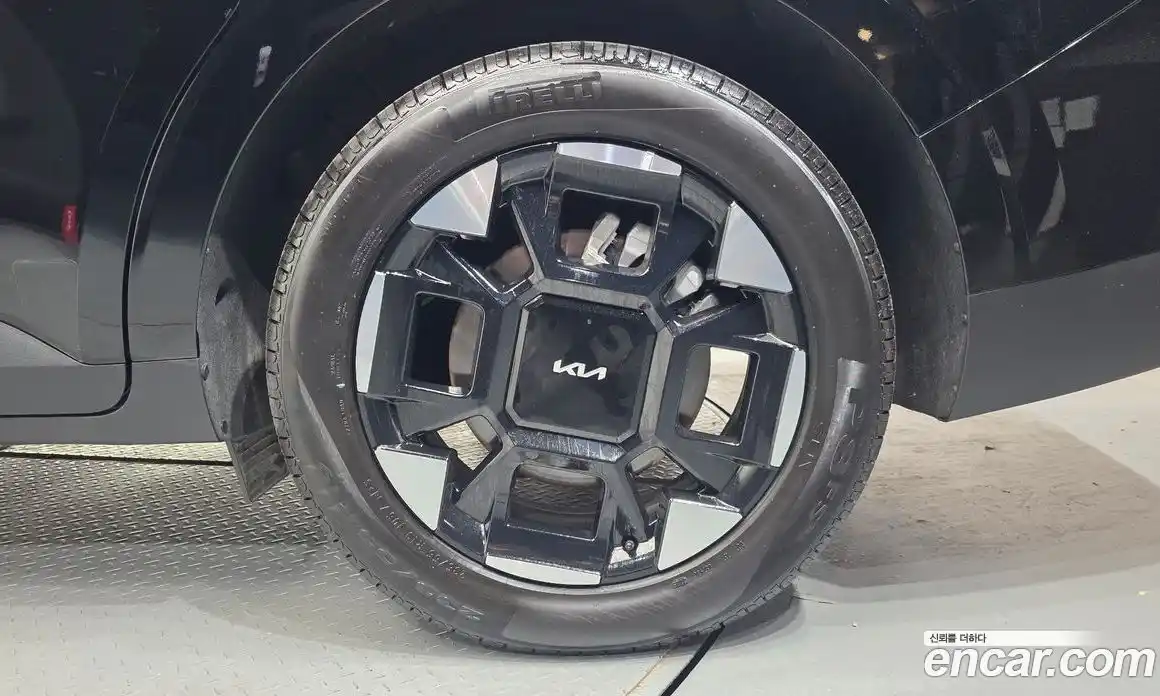 Kia Carnival 2024 1.6 автомат (гидро), фото 6