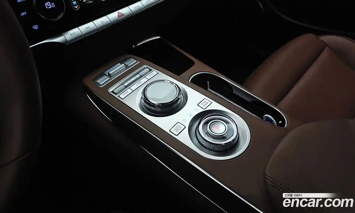 Genesis GV70 2024 2.5 автомат (гидро), фото 11