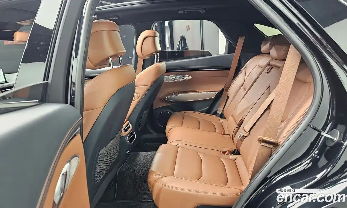 Genesis GV70 2024 2.5 автомат (гидро), фото 17