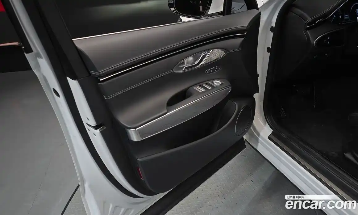Genesis GV70 2022 0.1 автомат (гидро), фото 14