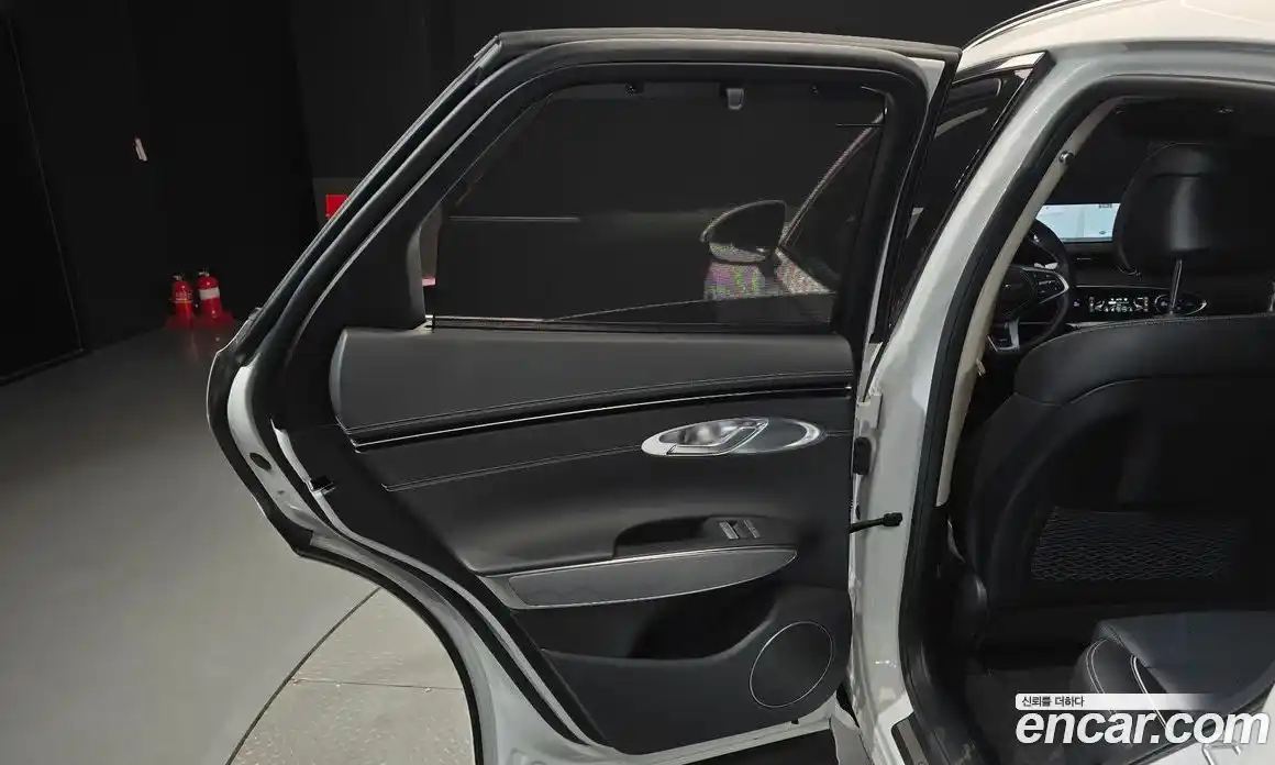Genesis GV70 2022 0.1 автомат (гидро), фото 15