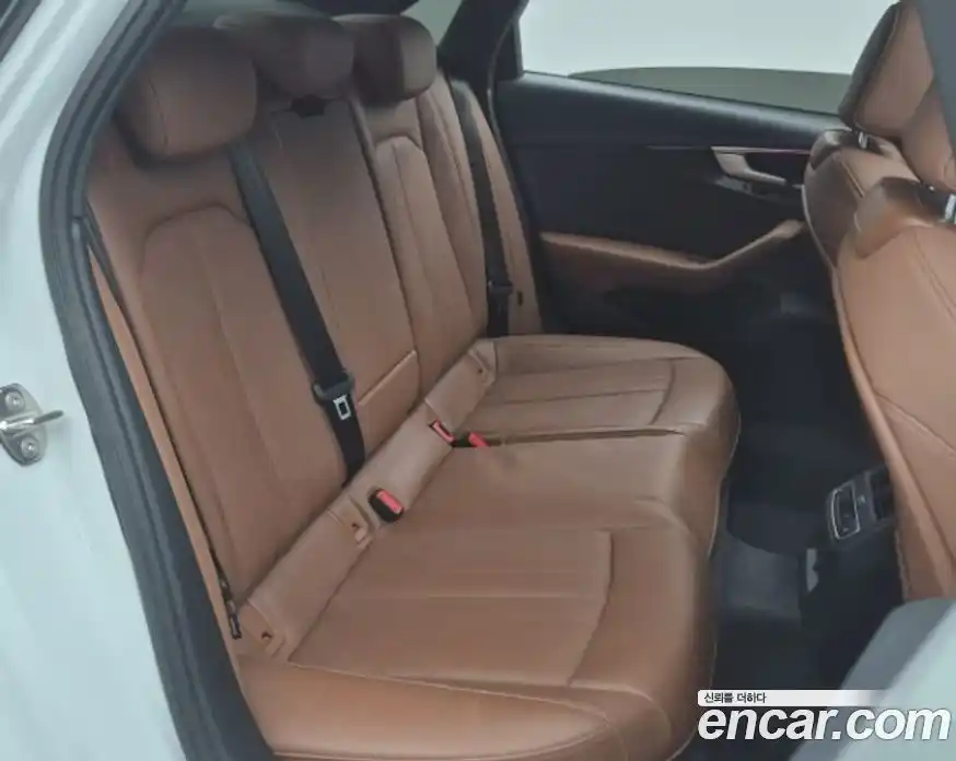 Audi A4 2021 2.0 автомат (гидро), фото 12