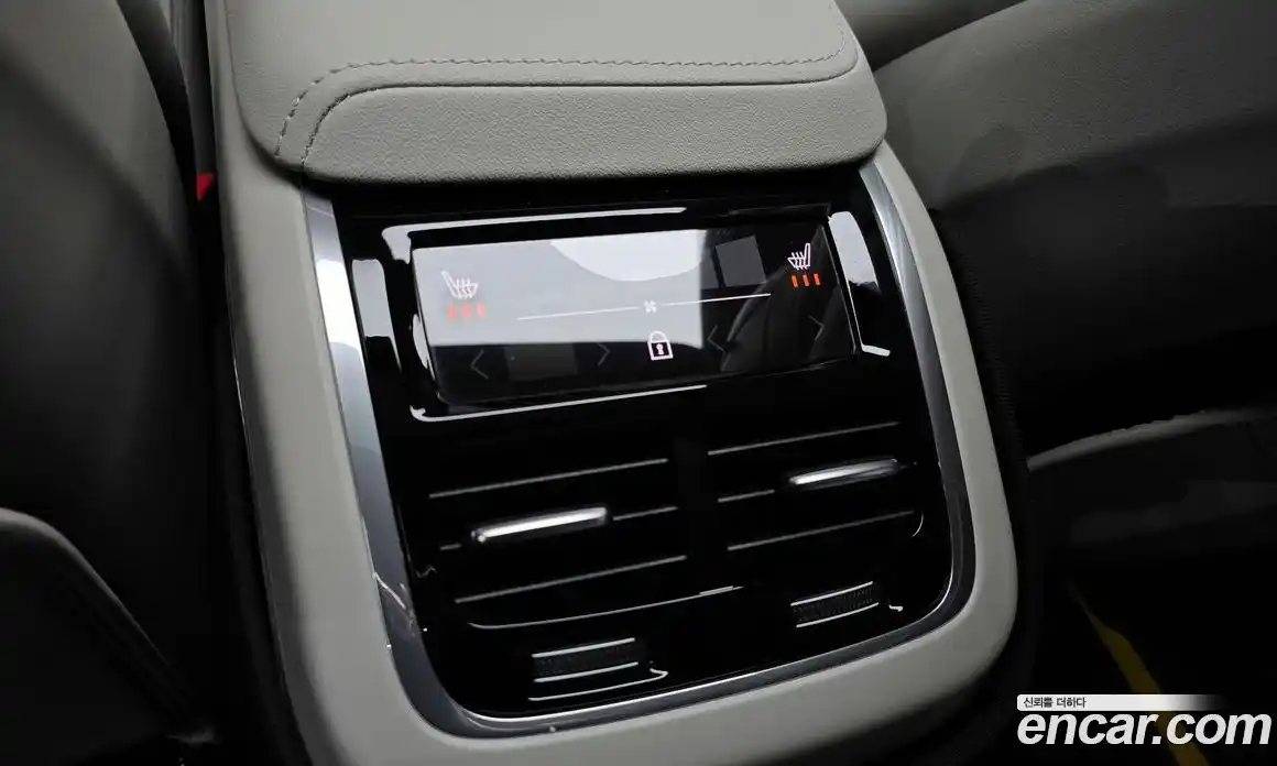 Volvo XC60 2026 2.0 автомат (гидро), фото 35