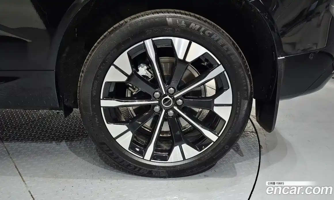 Volvo XC60 2026 2.0 автомат (гидро), фото 7