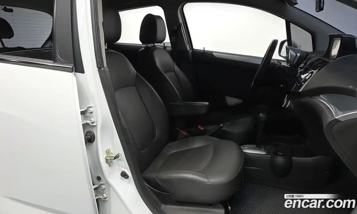 Chevrolet Spark 2014 1.0 автомат (гидро), фото 17