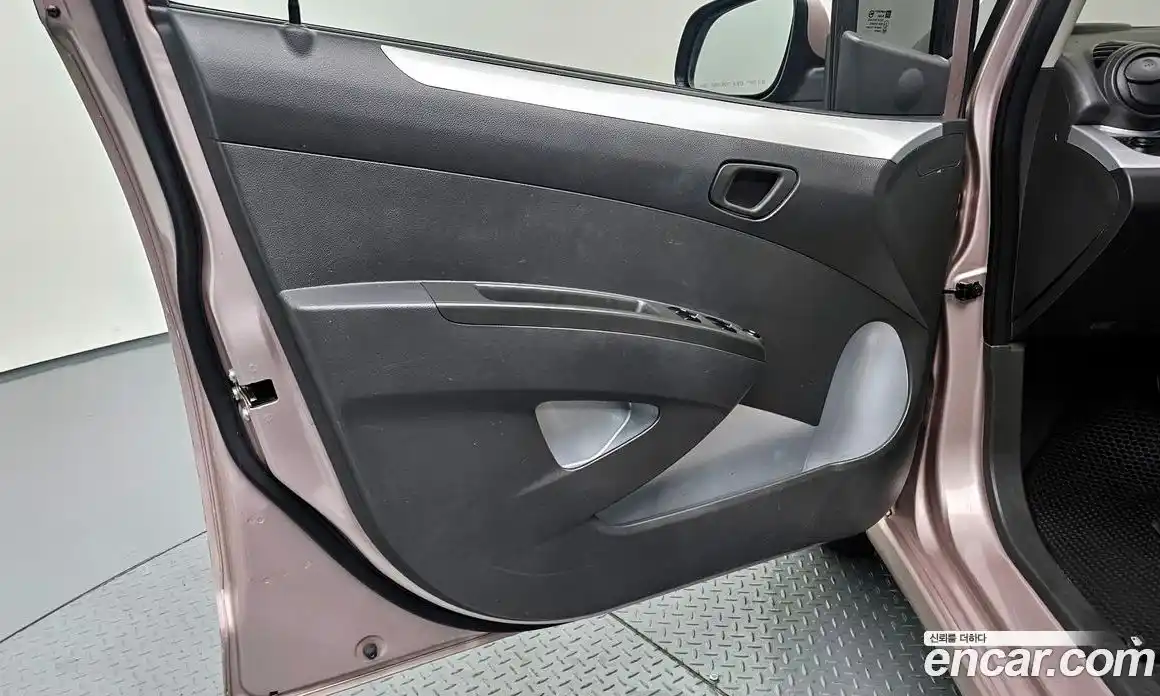 Chevrolet Spark 2011 1.0 автомат (гидро), фото 14