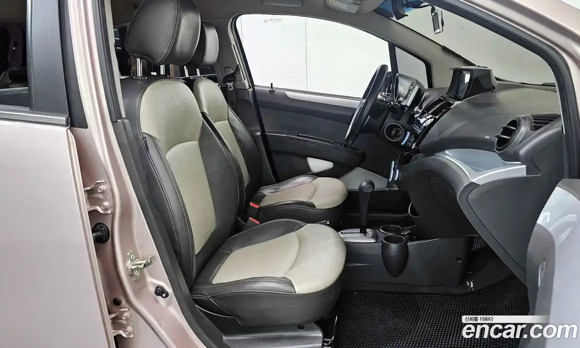 Chevrolet Spark 2011 1.0 автомат (гидро), фото 16