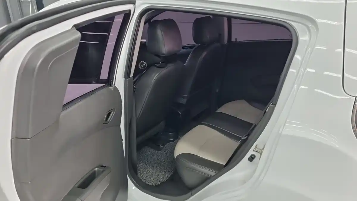Chevrolet Spark 2012 1.0 автомат (гидро), фото 15