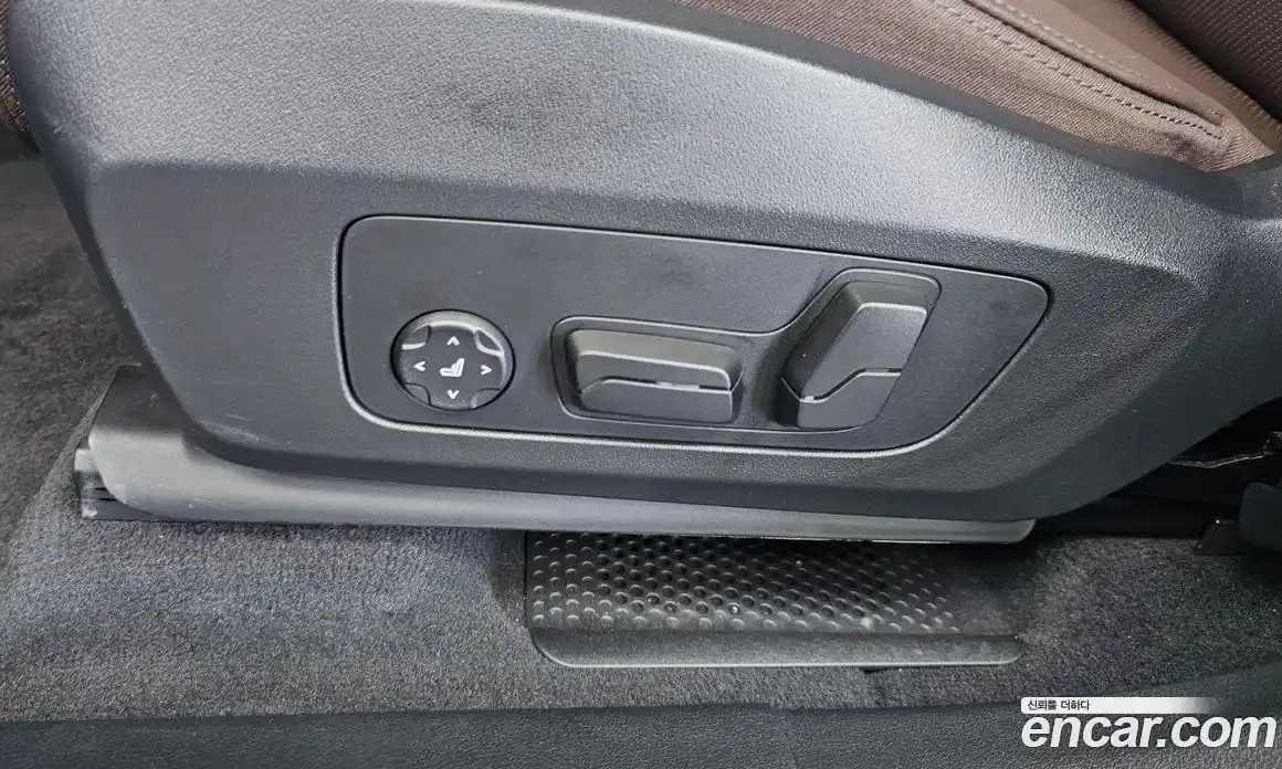 BMW X1 2025 2.0 автомат (гидро), фото 16