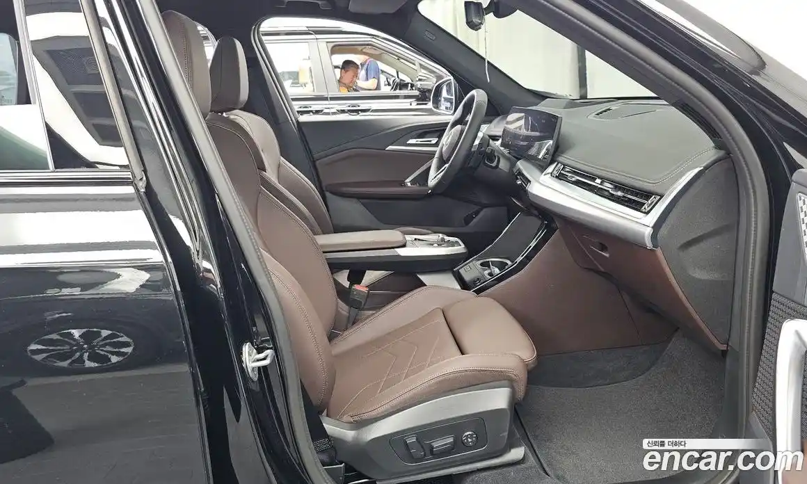 BMW X1 2025 2.0 автомат (гидро), фото 17