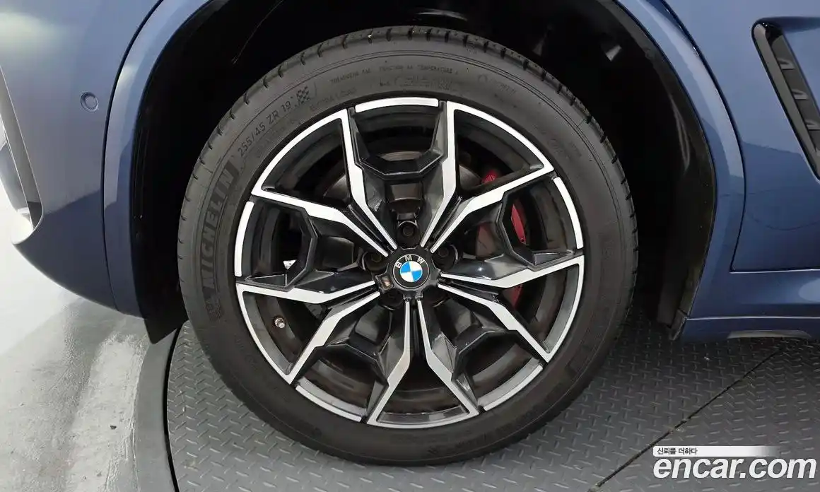 BMW X4 2023 2.0 автомат (гидро), фото 5