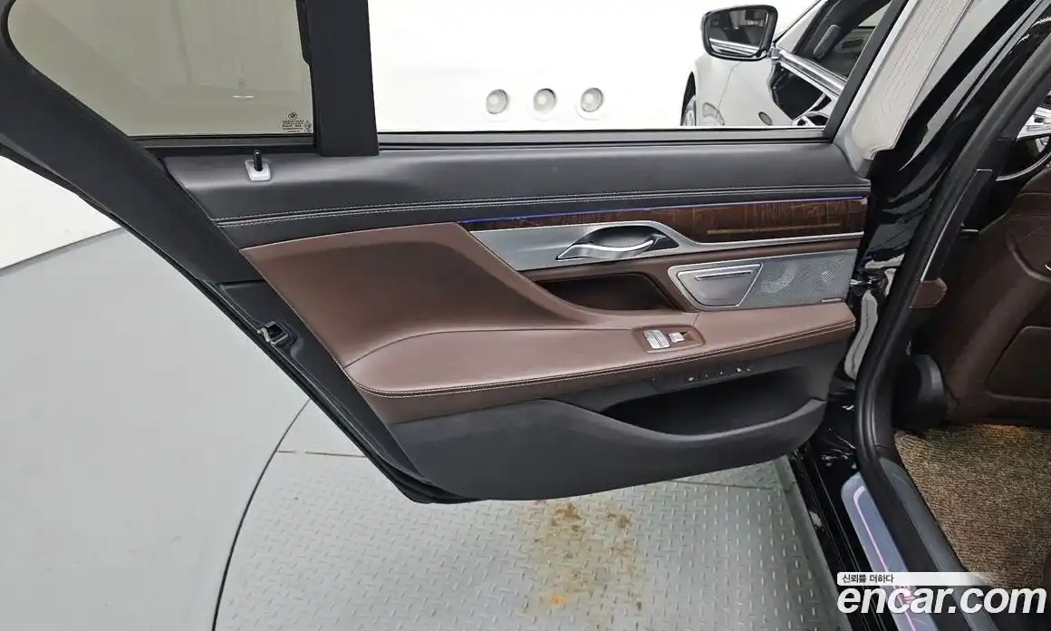 BMW 7 серия 2018 4.4 автомат (гидро), фото 15