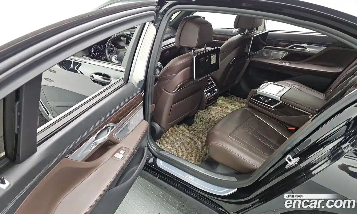 BMW 7 серия 2018 4.4 автомат (гидро), фото 17