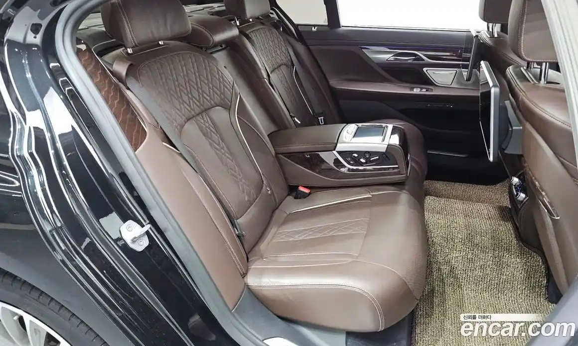 BMW 7 серия 2018 4.4 автомат (гидро), фото 18