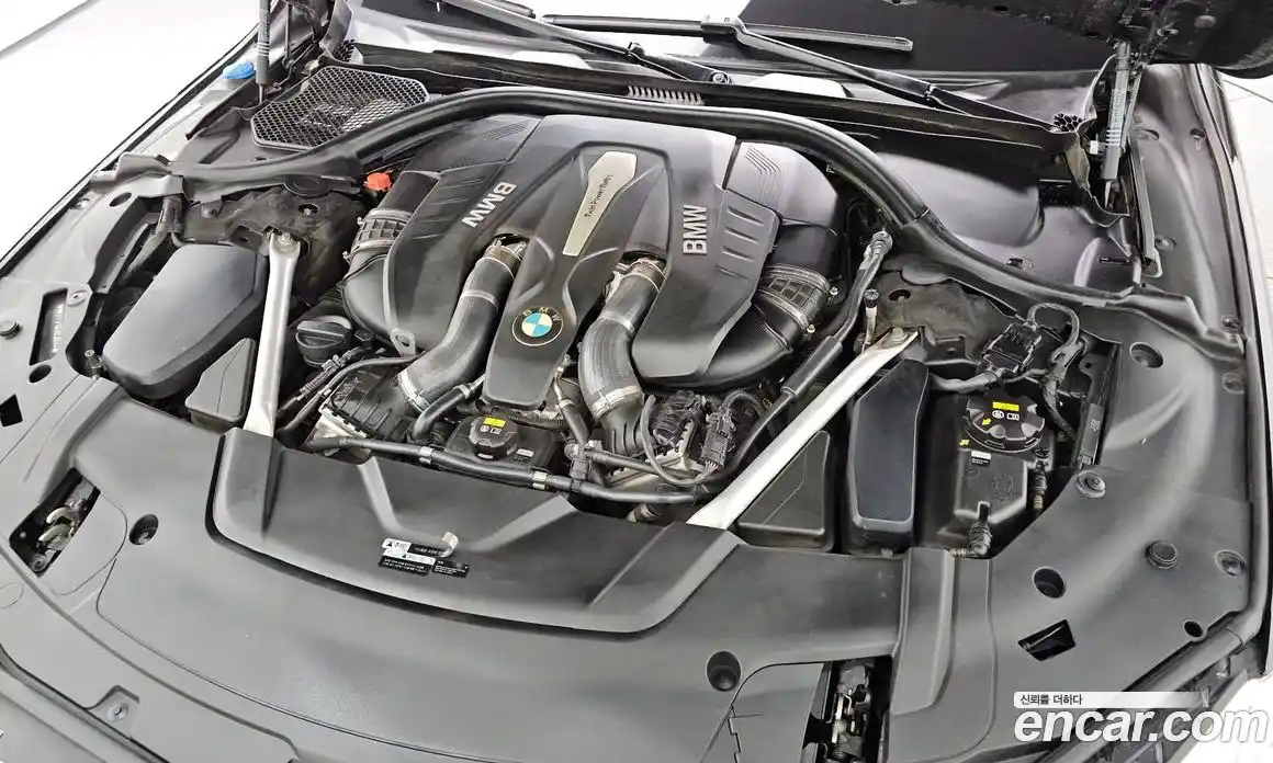 BMW 7 серия 2018 4.4 автомат (гидро), фото 6