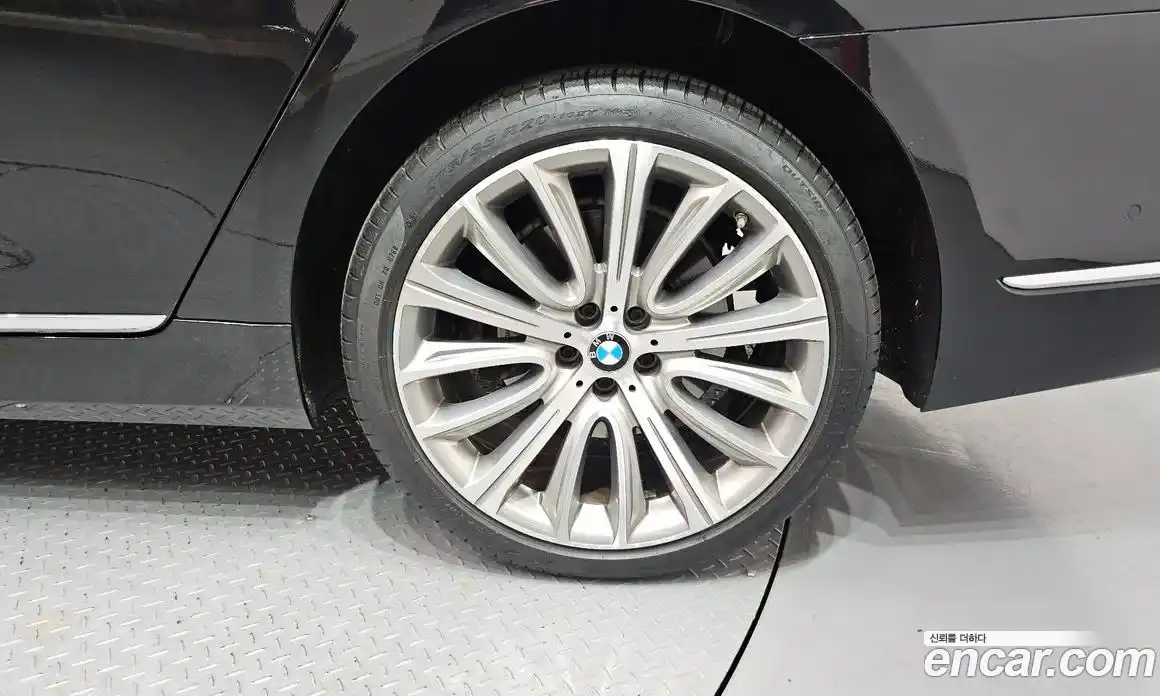 BMW 7 серия 2018 4.4 автомат (гидро), фото 7