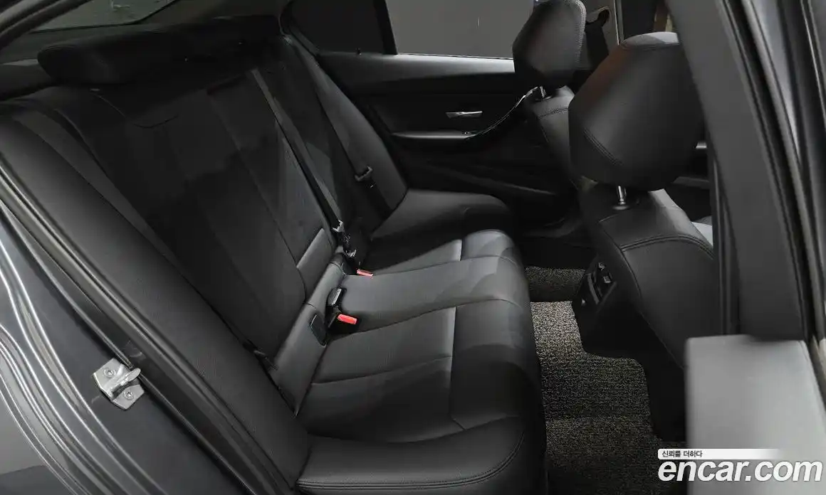 BMW 3 серия 2018 2.0 автомат (гидро), фото 17