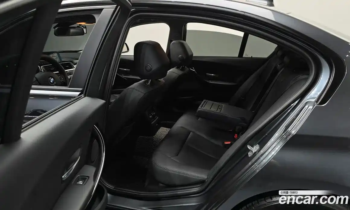 BMW 3 серия 2018 2.0 автомат (гидро), фото 18