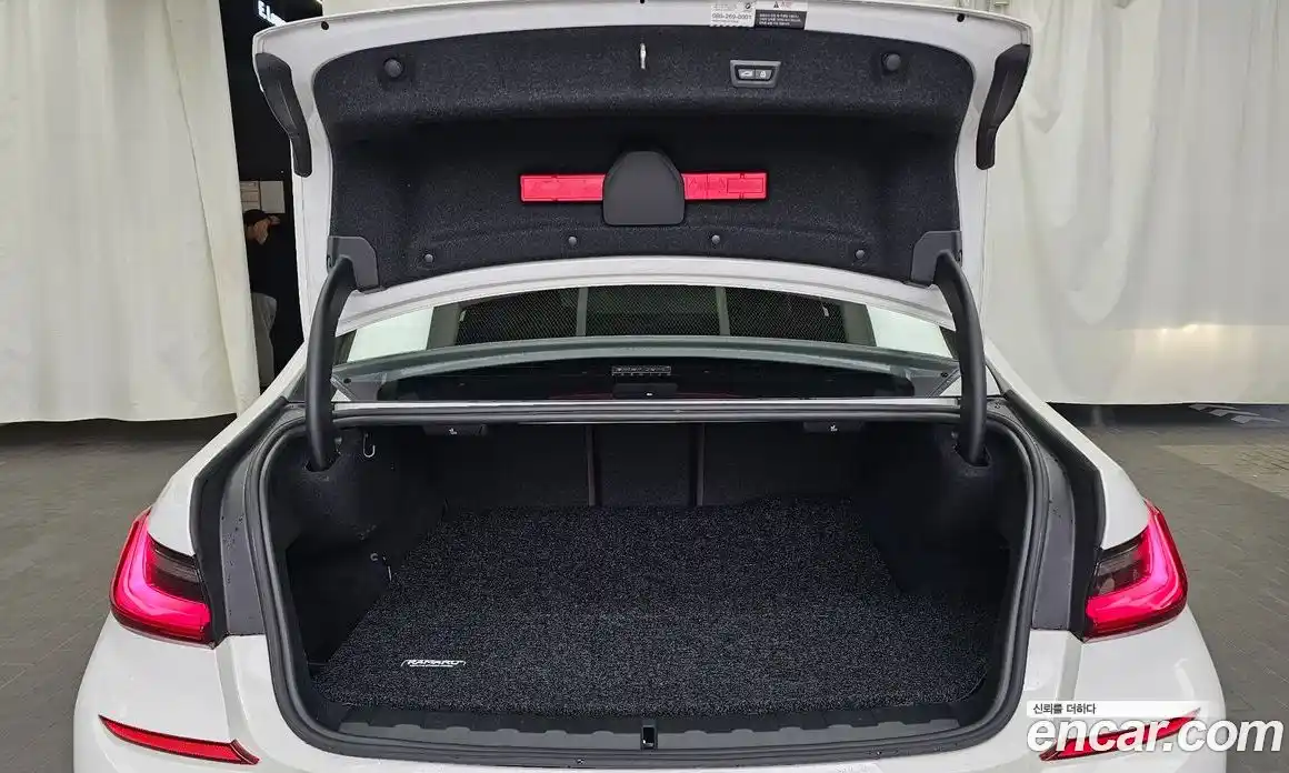 BMW 3 серия 2021 2.0 автомат (гидро), фото 26